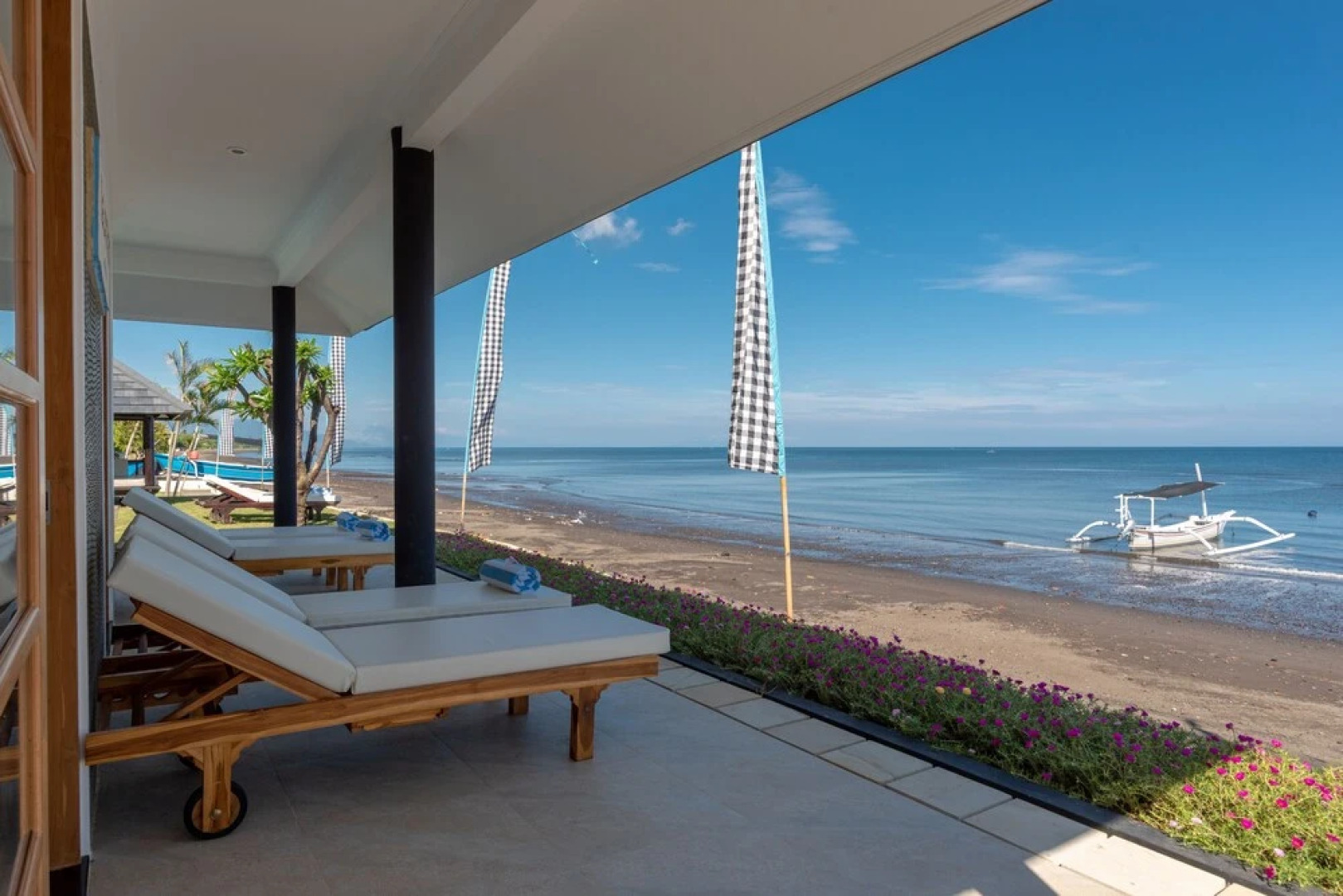 Villa Lovina Beach 1