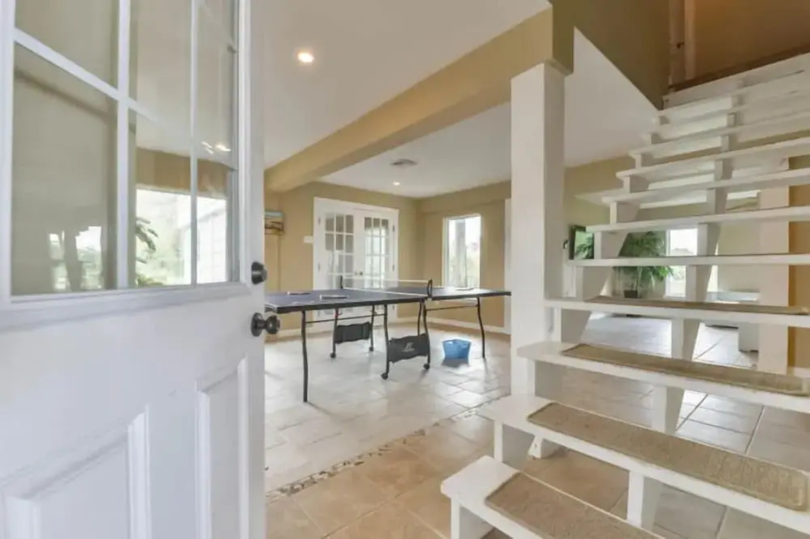 Fun in the Sun in Seabrook Kemah Huge Deck Games Fishing Pet Friendly