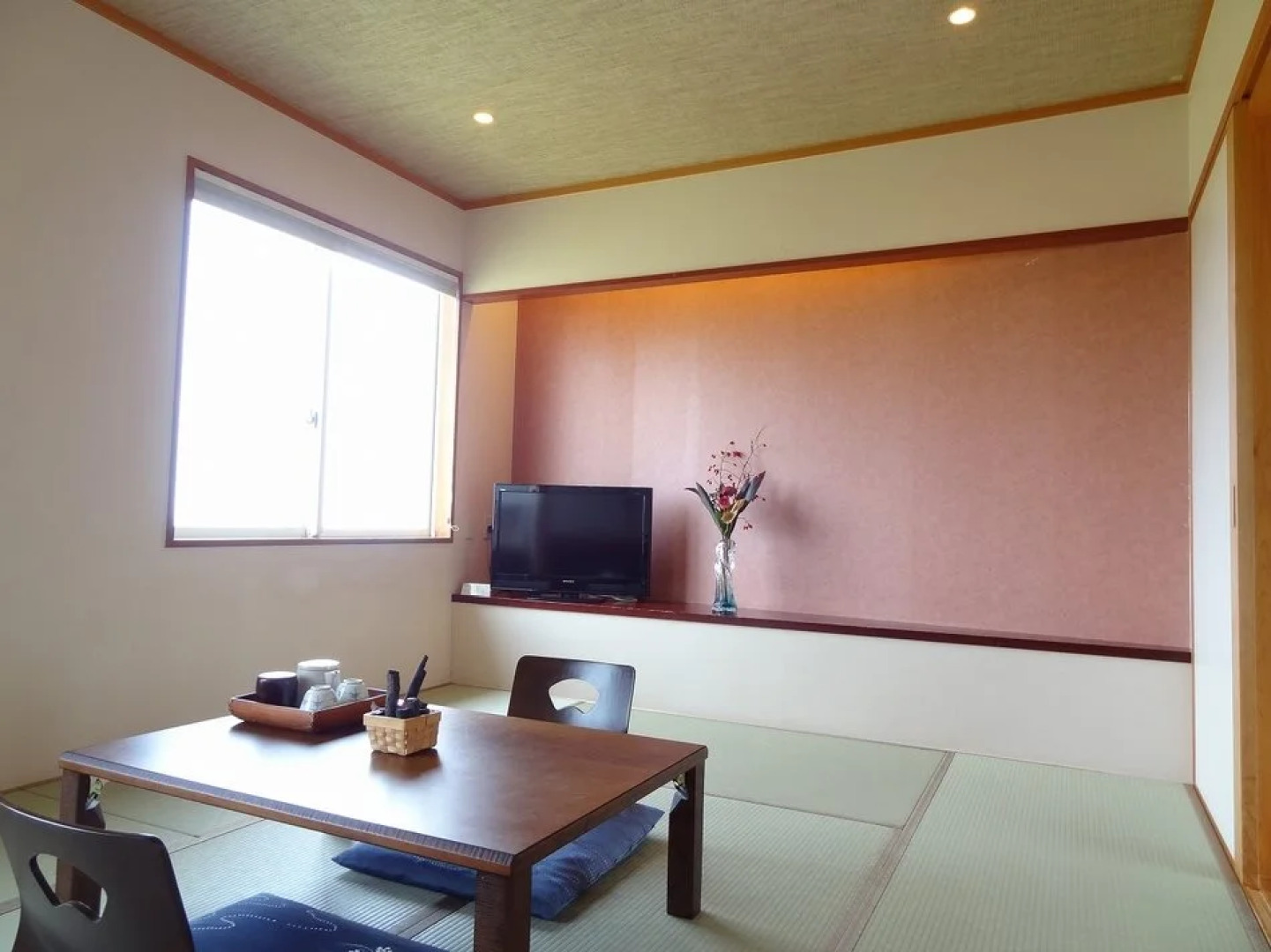 Nest West Garden Tosa Hotel