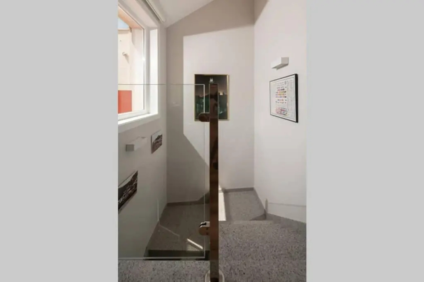 casa en corme encima del mar