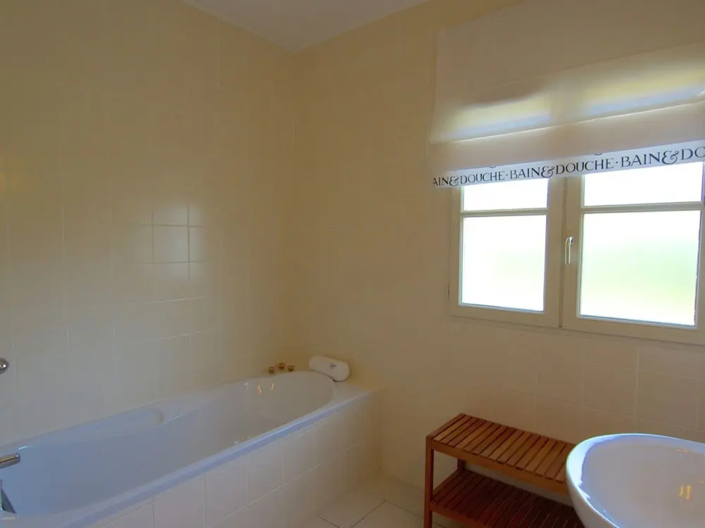 Luxury Villa With Heated Pool Overlooking a Challenging 18-hole Golf Course