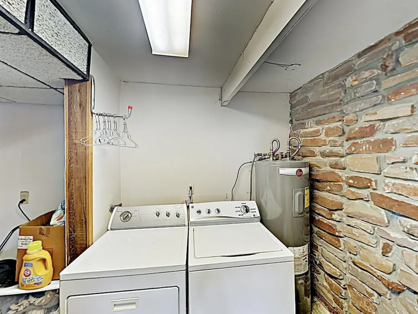 New Listing! Mid-century Modern Lake House W/ Pool 2 Bedroom Home