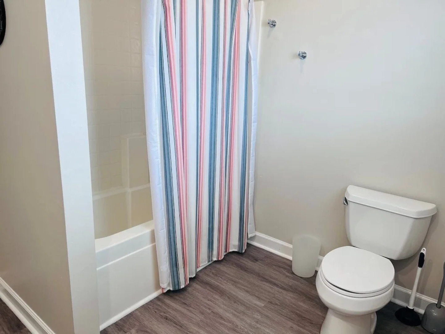 Sunny Times 4 Bedroom Home by RedAwning