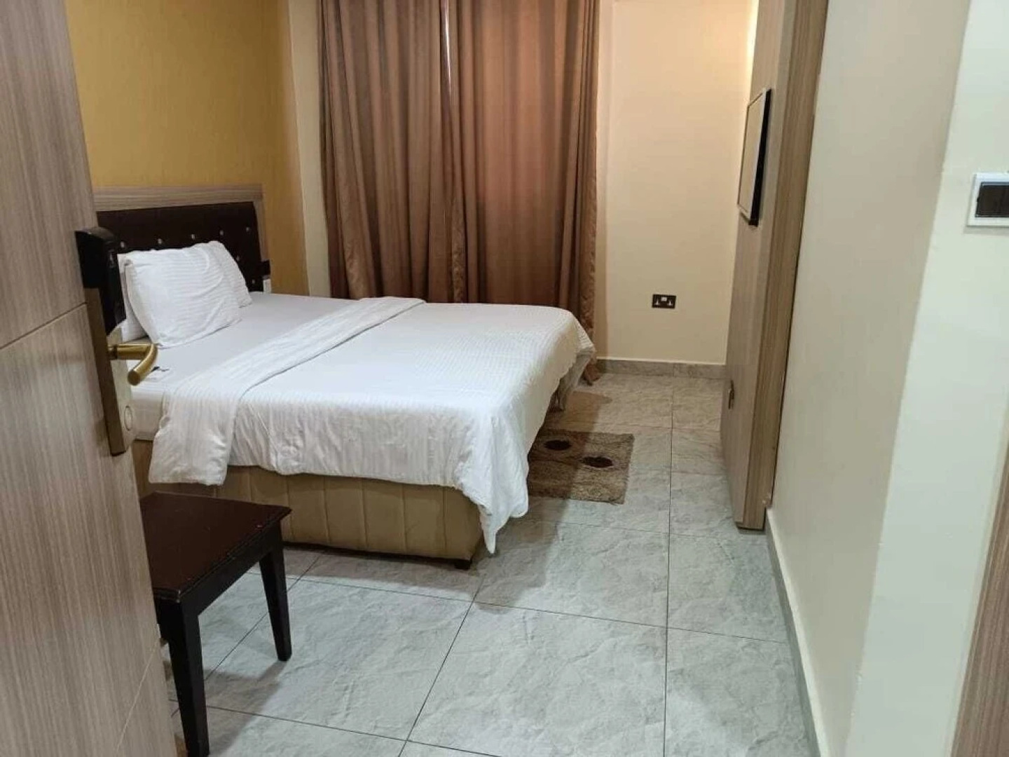 Eleventh House Hotel and Suites