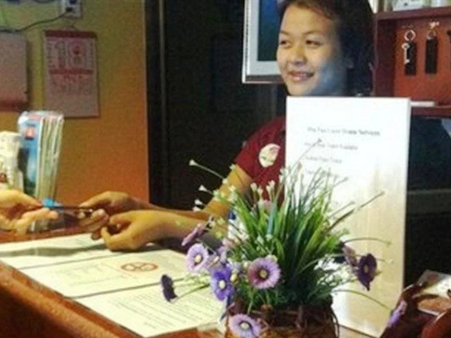 Pra-Tna Guest House and Coffee