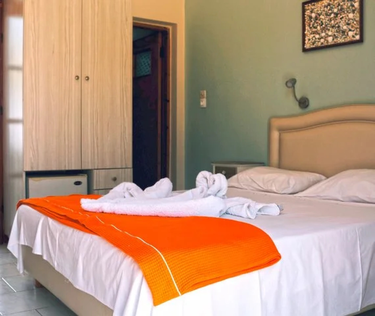 Esperida rooms & studios