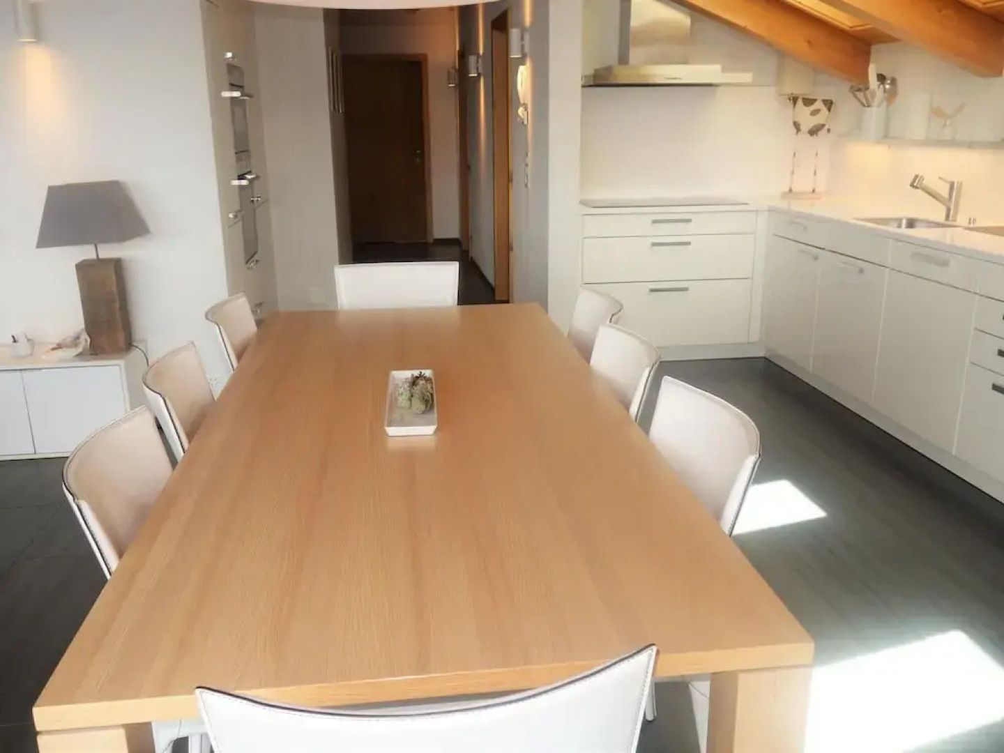 Hilltop Apartment With Valley Views