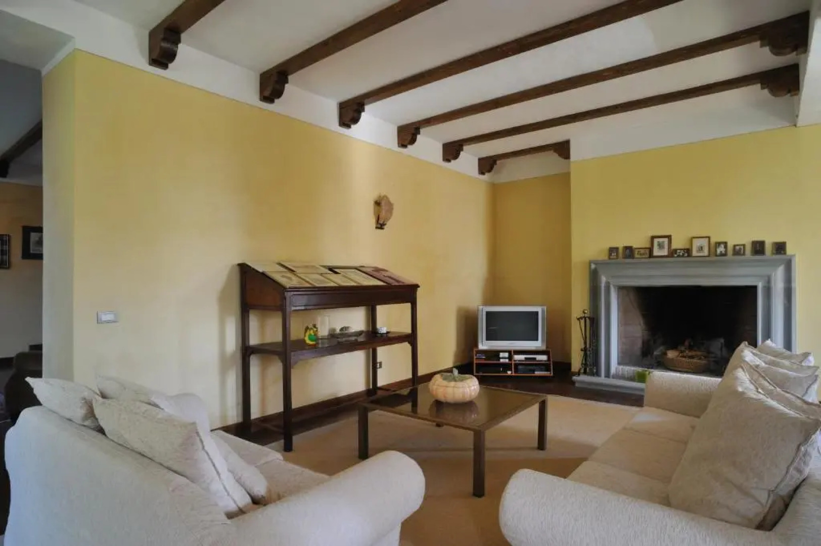 Villa Augusta Sleeps 14 Exclusive Pool