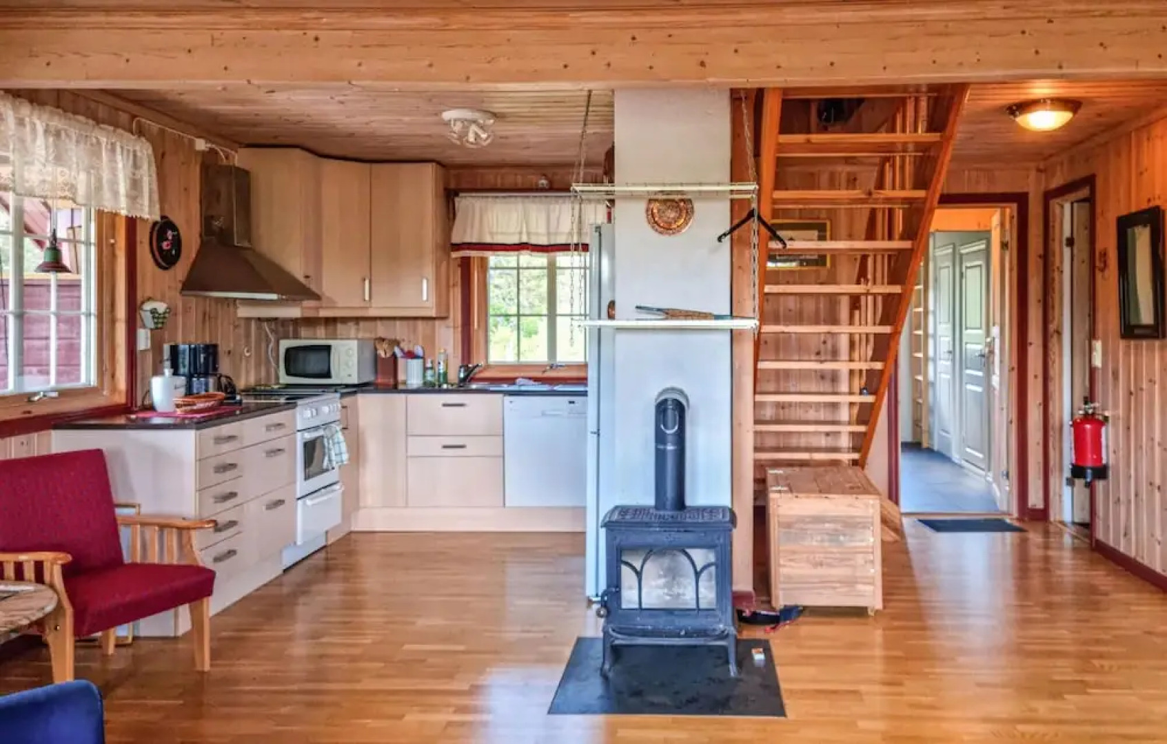 Nice Home in Hornnes With Wifi and 5 Bedrooms