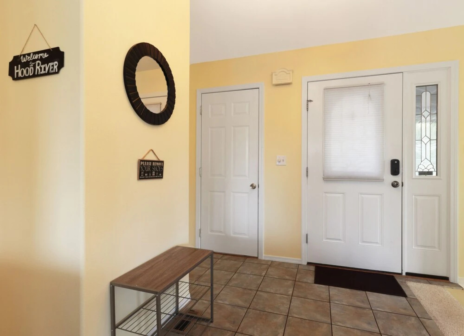 River Ranch 2 Bedroom Home by RedAwning