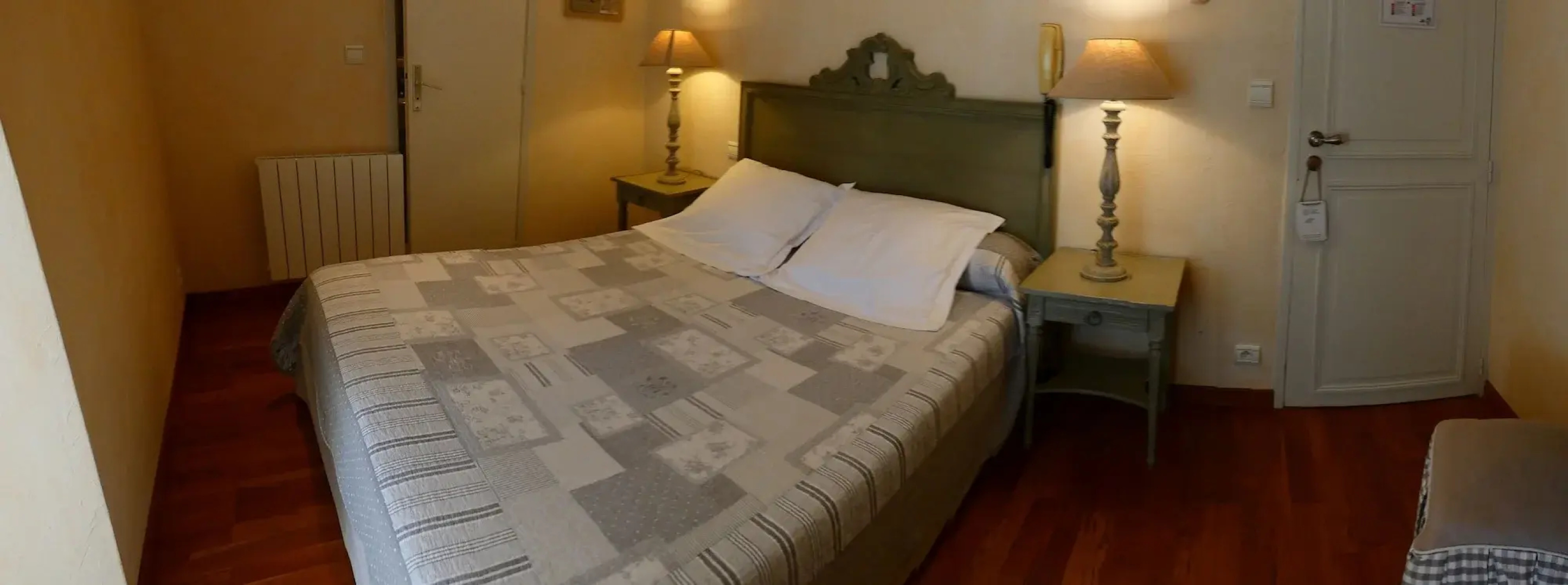 Hôtel Le Chatellier – Piscine chauffée d’avril à octobre