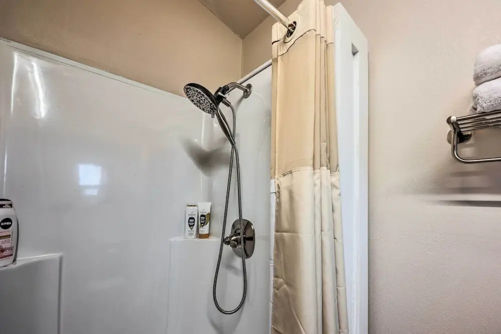 Cozy Rogers Home w/ Patio, Near Downtown!