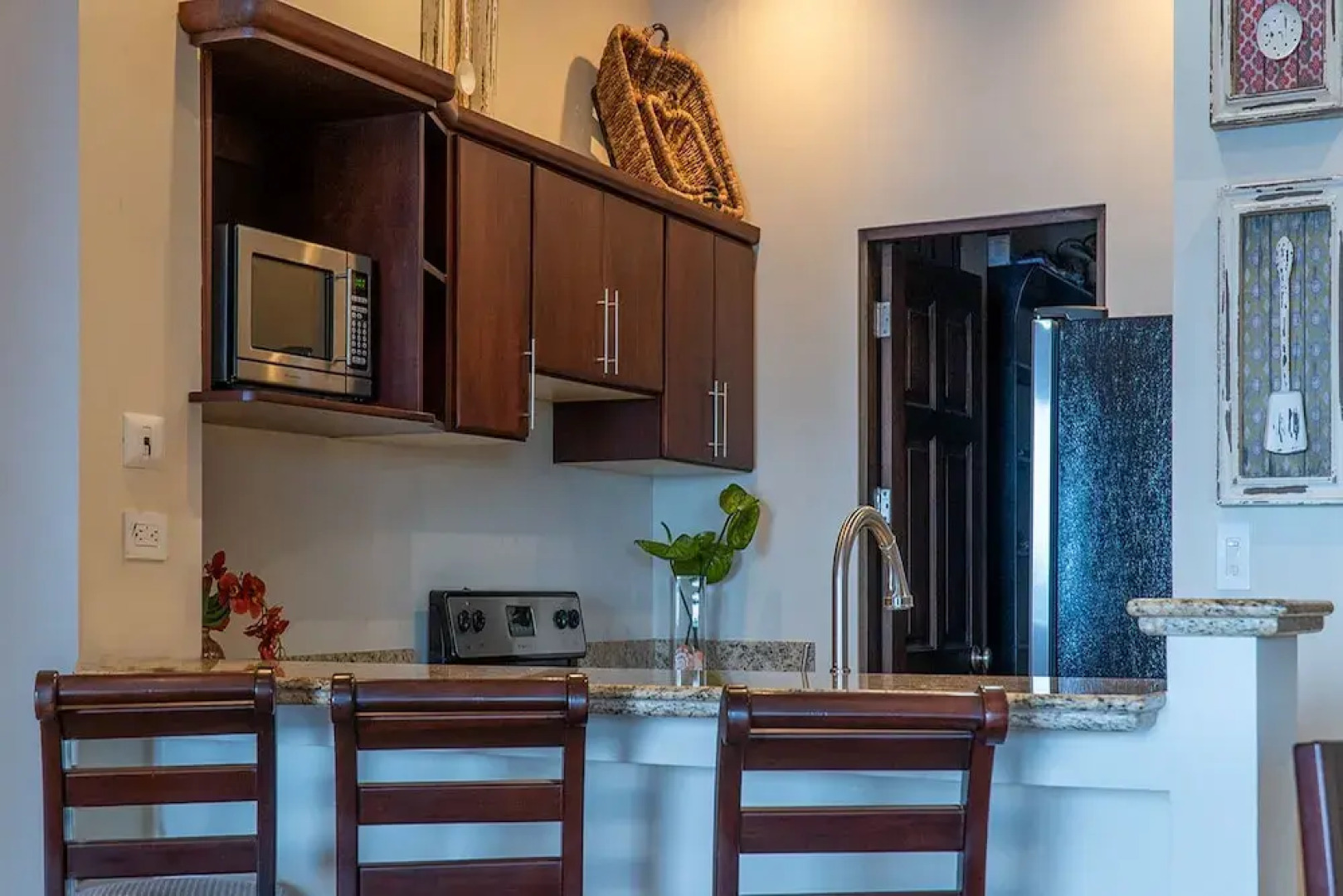 Ocean View Luxury Condo at Flamingo Towers