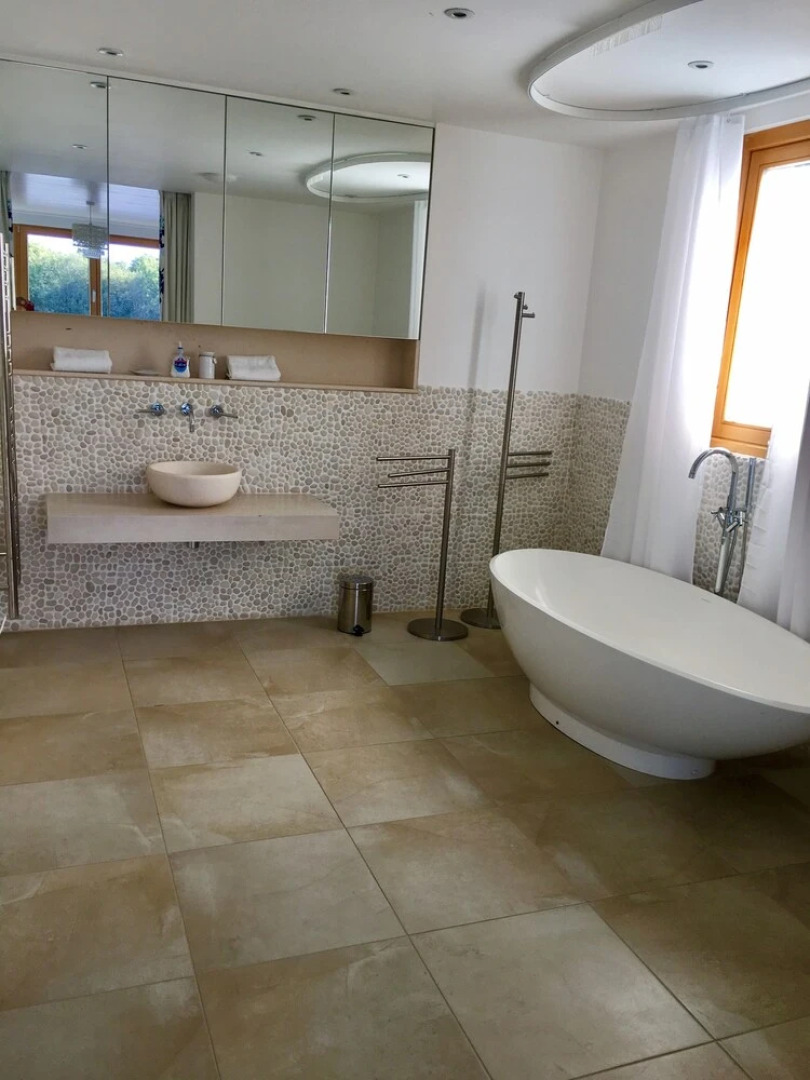 The House by the Lakes