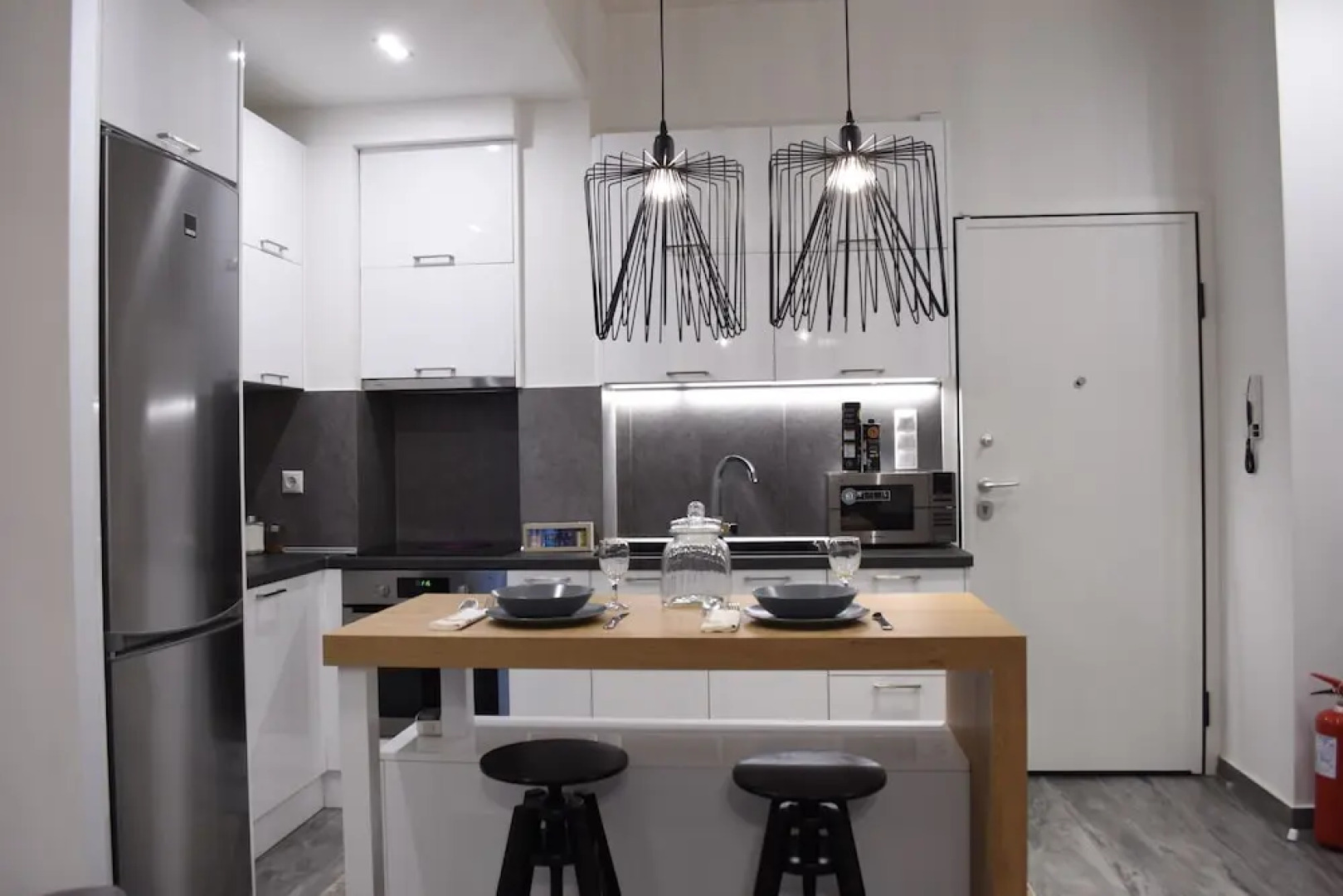 Alpinia Deluxe Apt Must