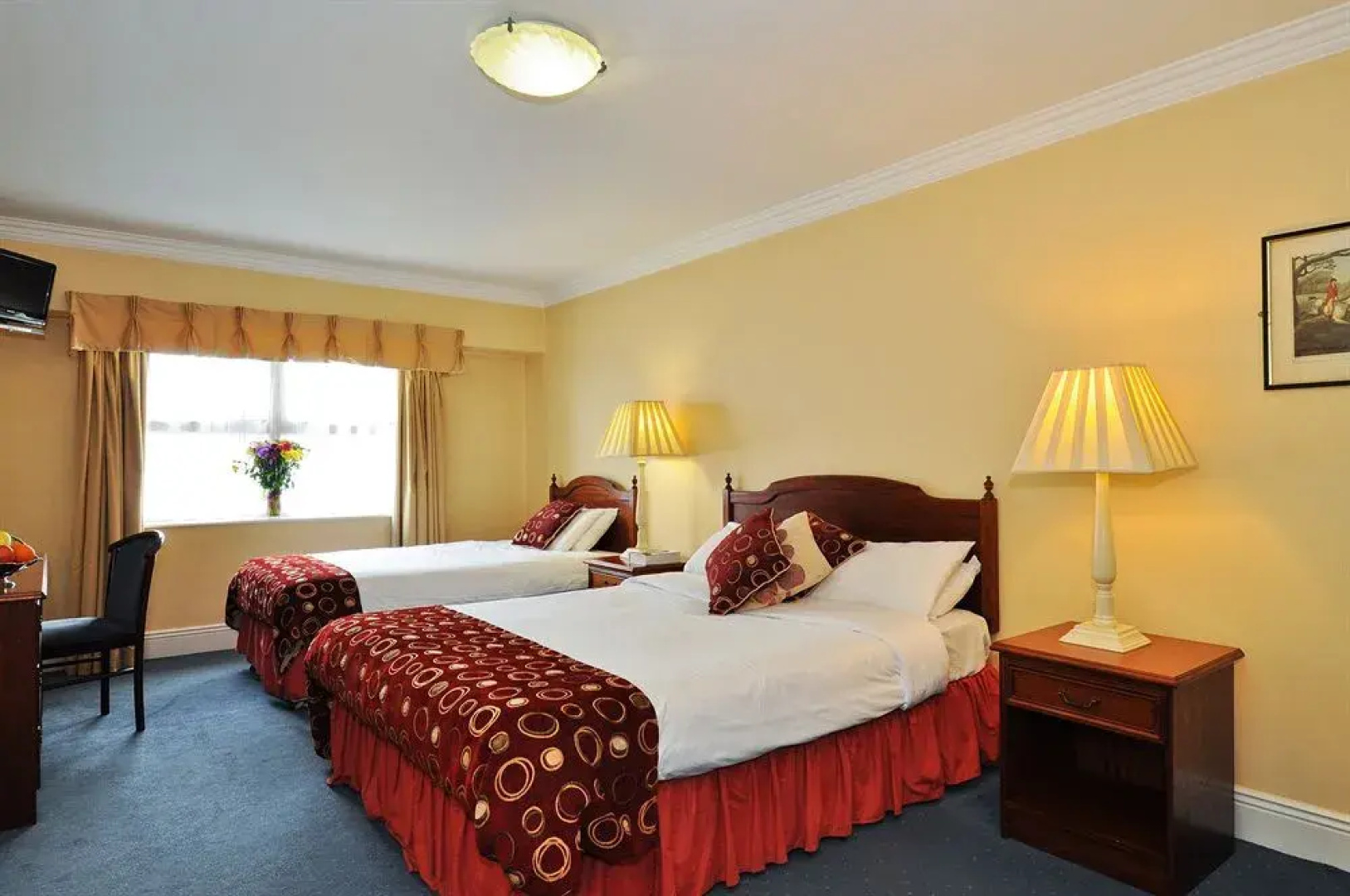 Longford Arms Hotel