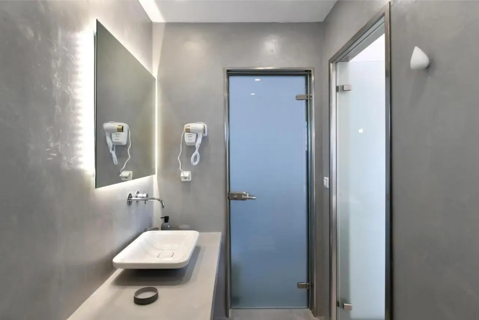 Lorenzo Studios and Suites Paros