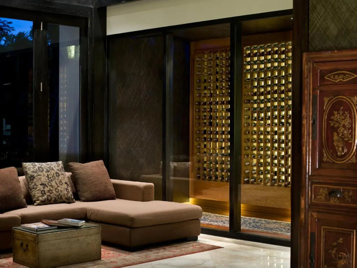 Отель The Royal Santrian