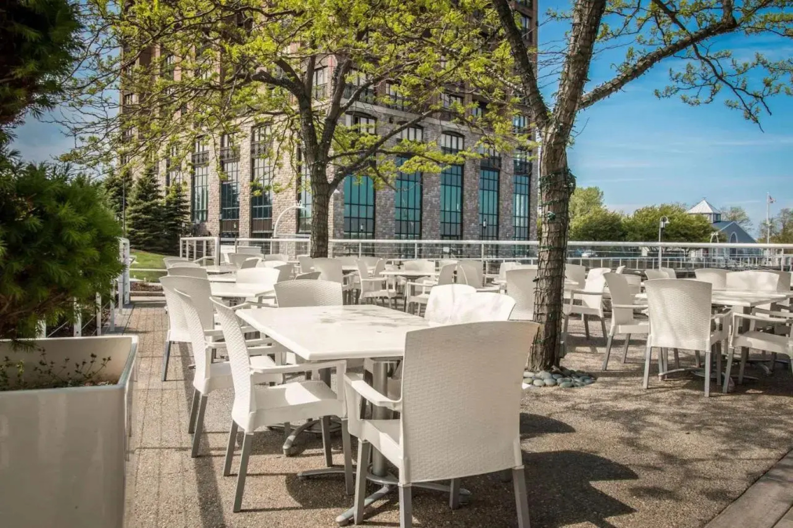 Shoreline Inn & Conference Center, Ascend Collection