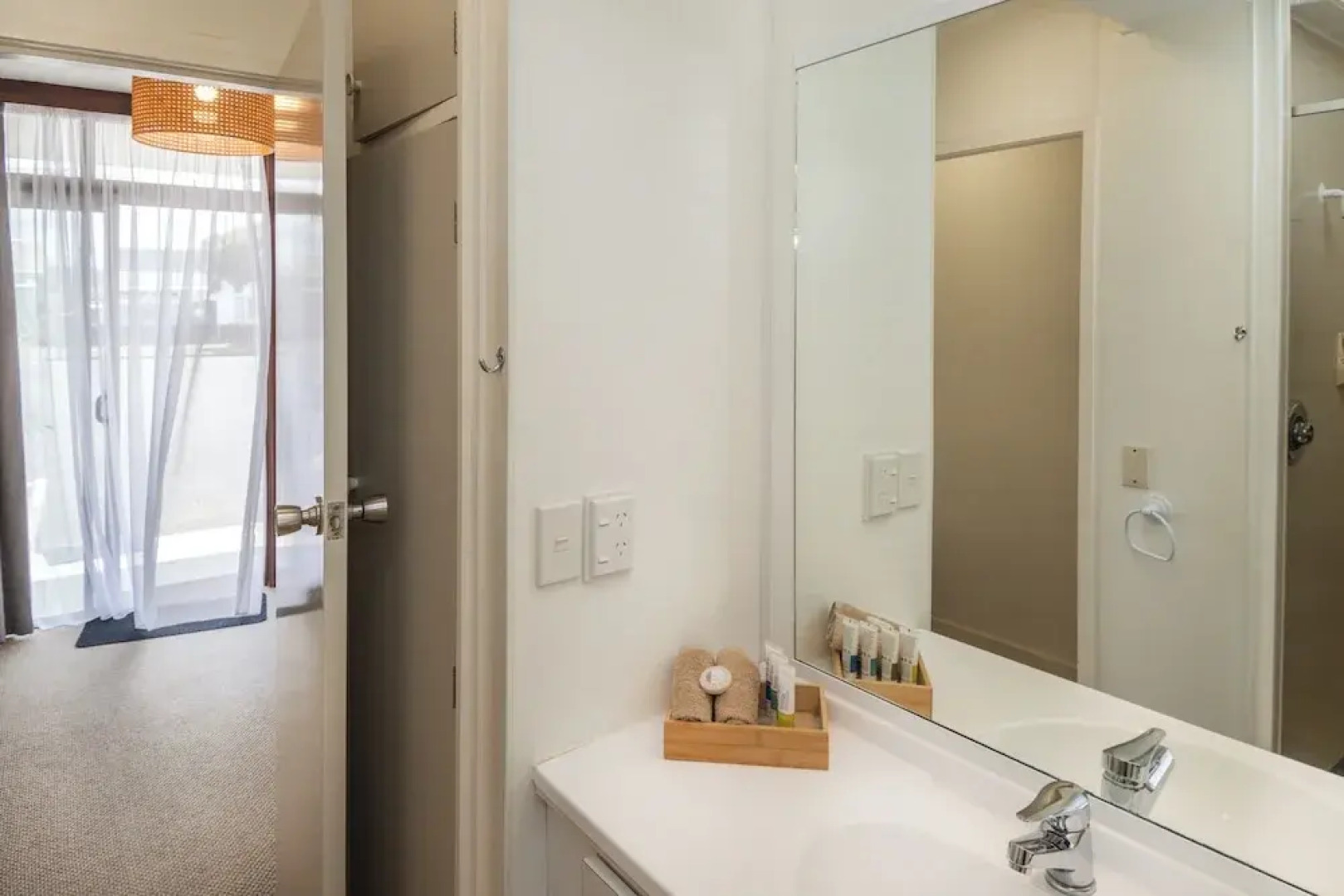 Whispering Sands Motel