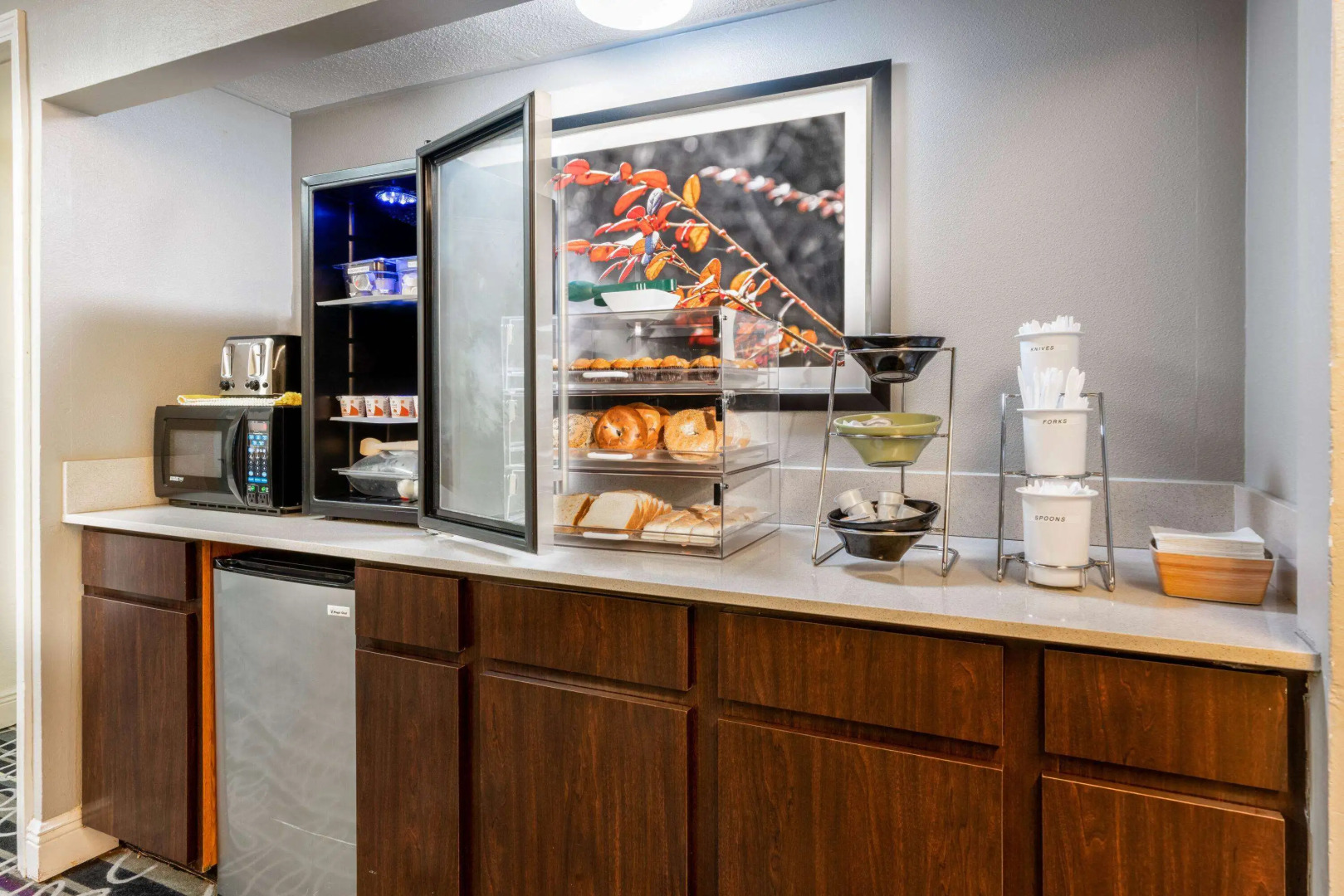 Super 8 by Wyndham The Woodlands North