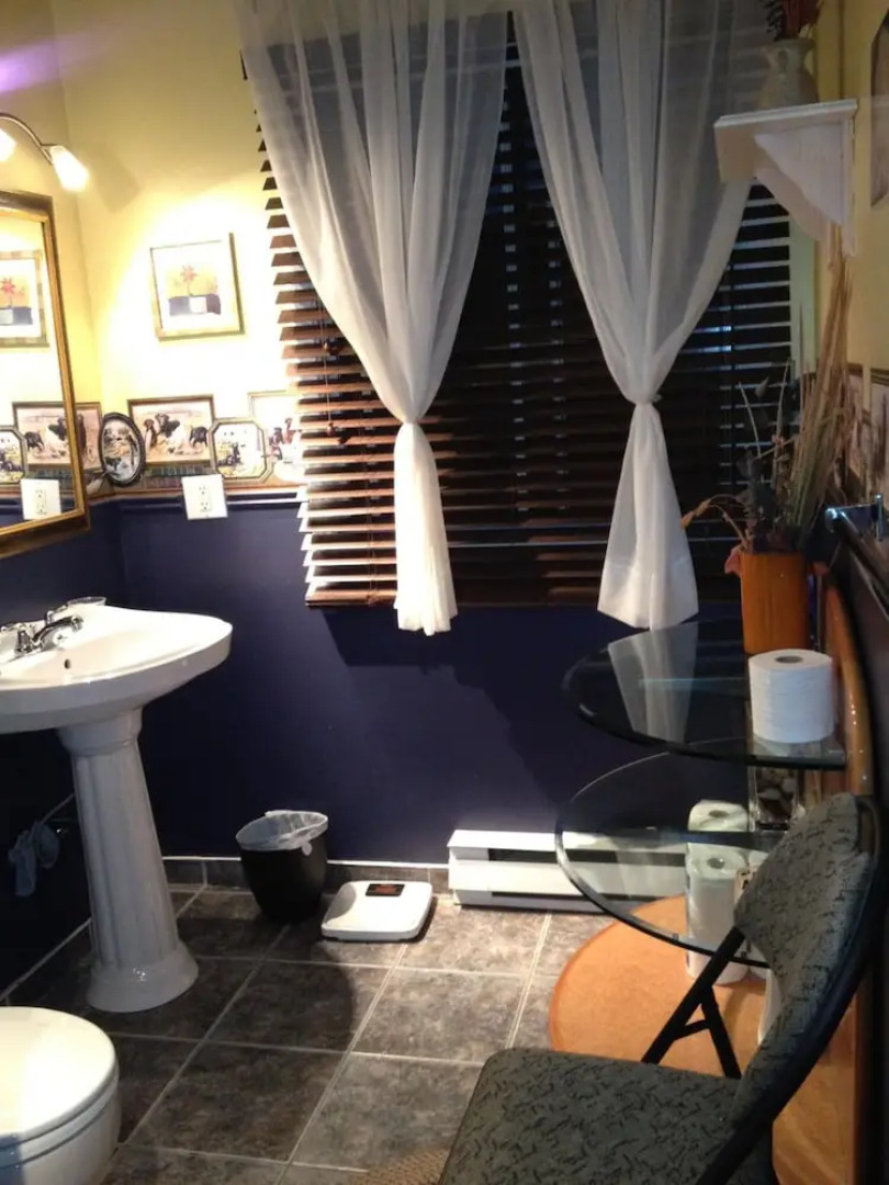 Repos & Manna Downtown Montreal