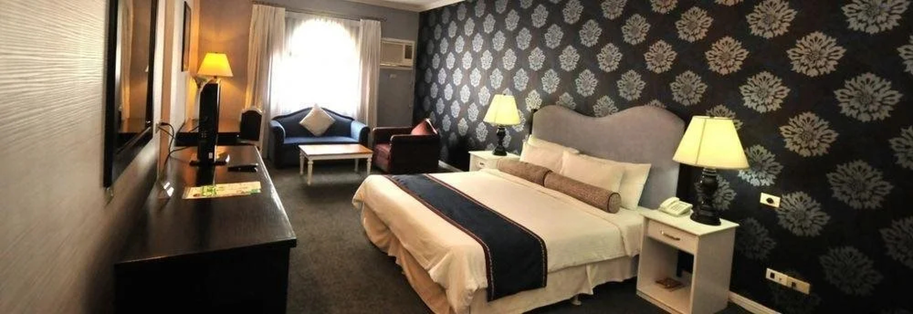 Queen Margarette Hotel Mauban