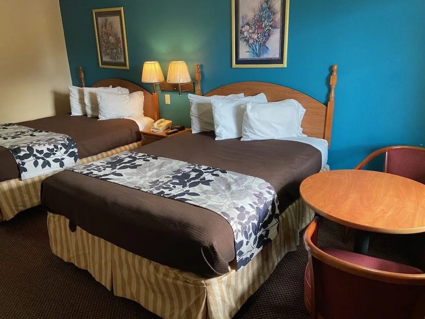 Ashwood Inn & Suites