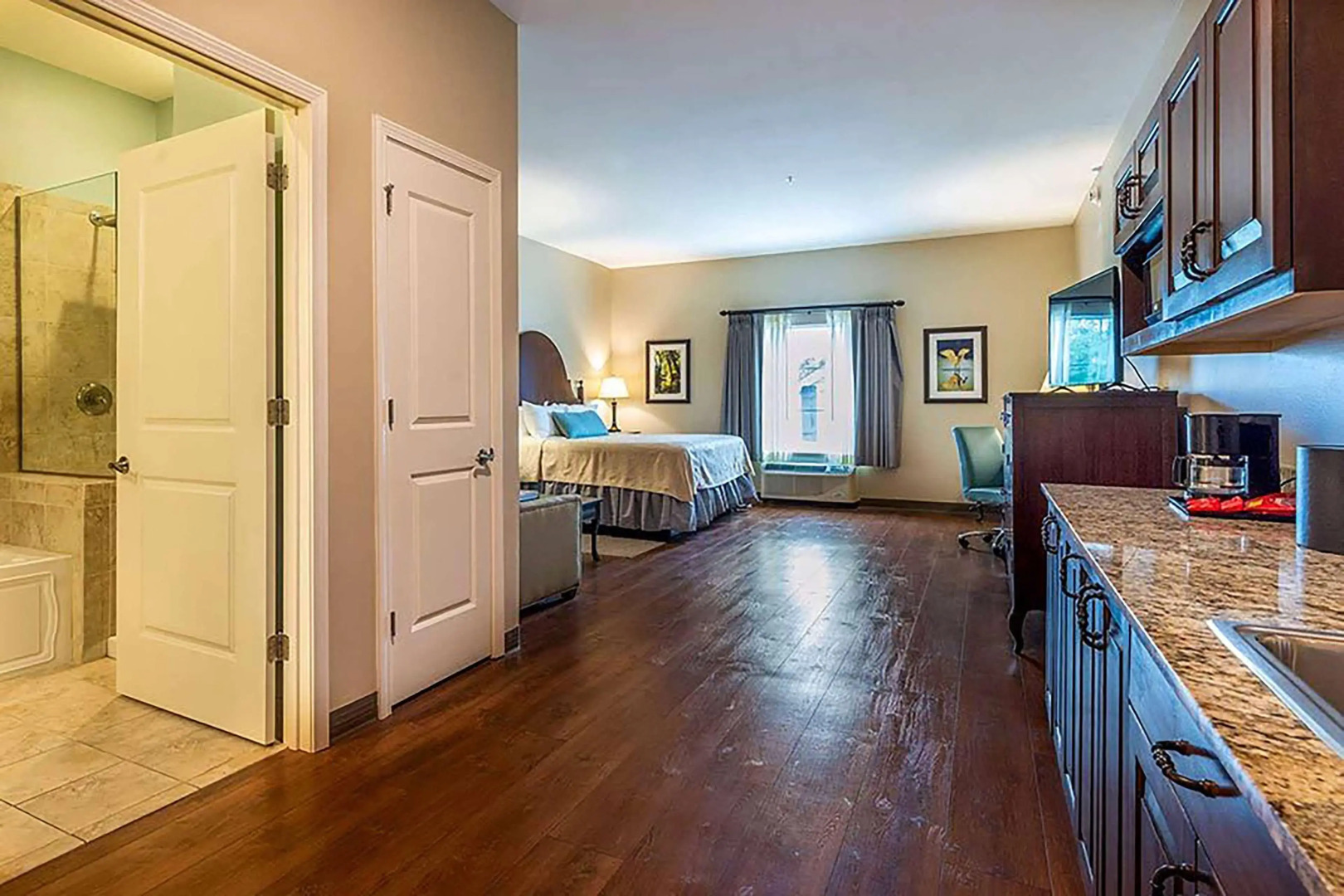 Chateau Saint Denis Hotel