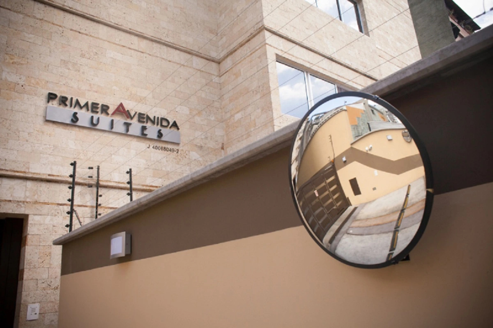 Hotel 4ta Avenida Suites