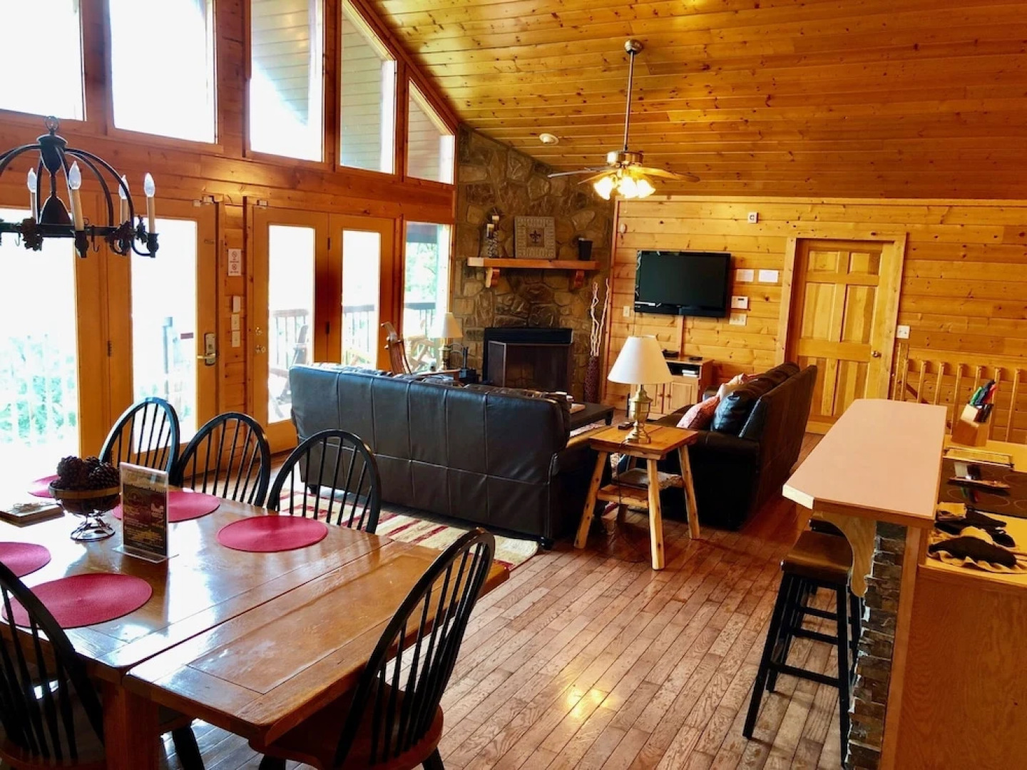 Majestic Views - Four Bedroom Cabin