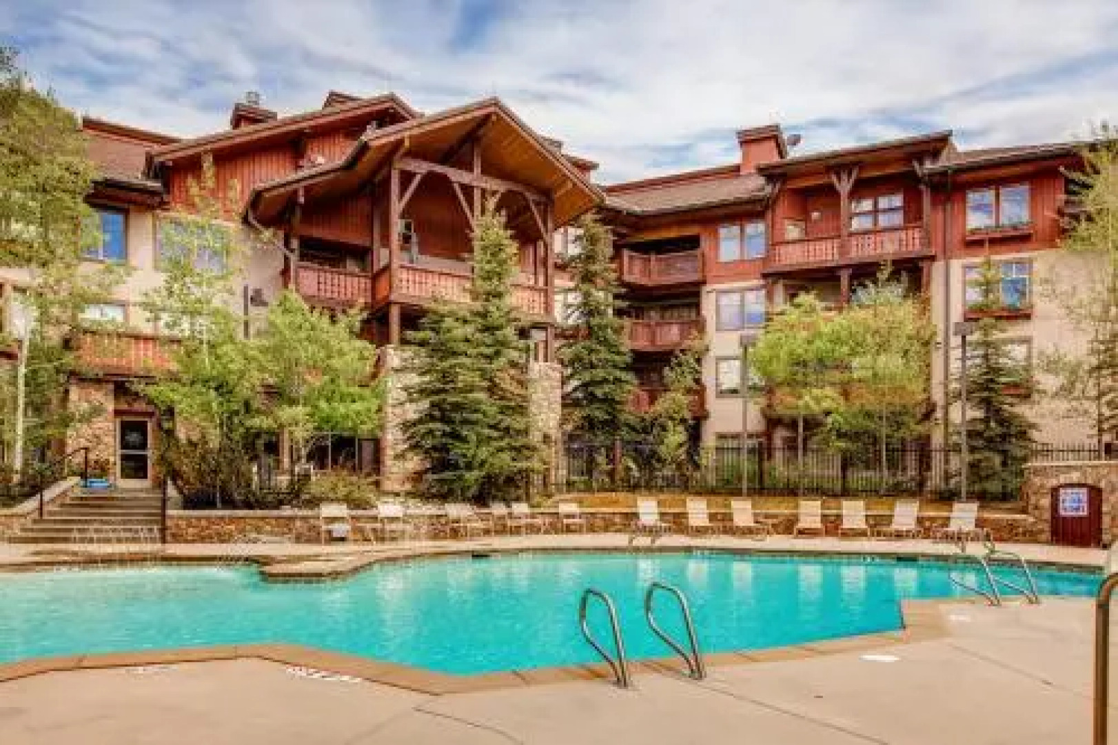 Powderhorn Lodge 107: Columbine Suite