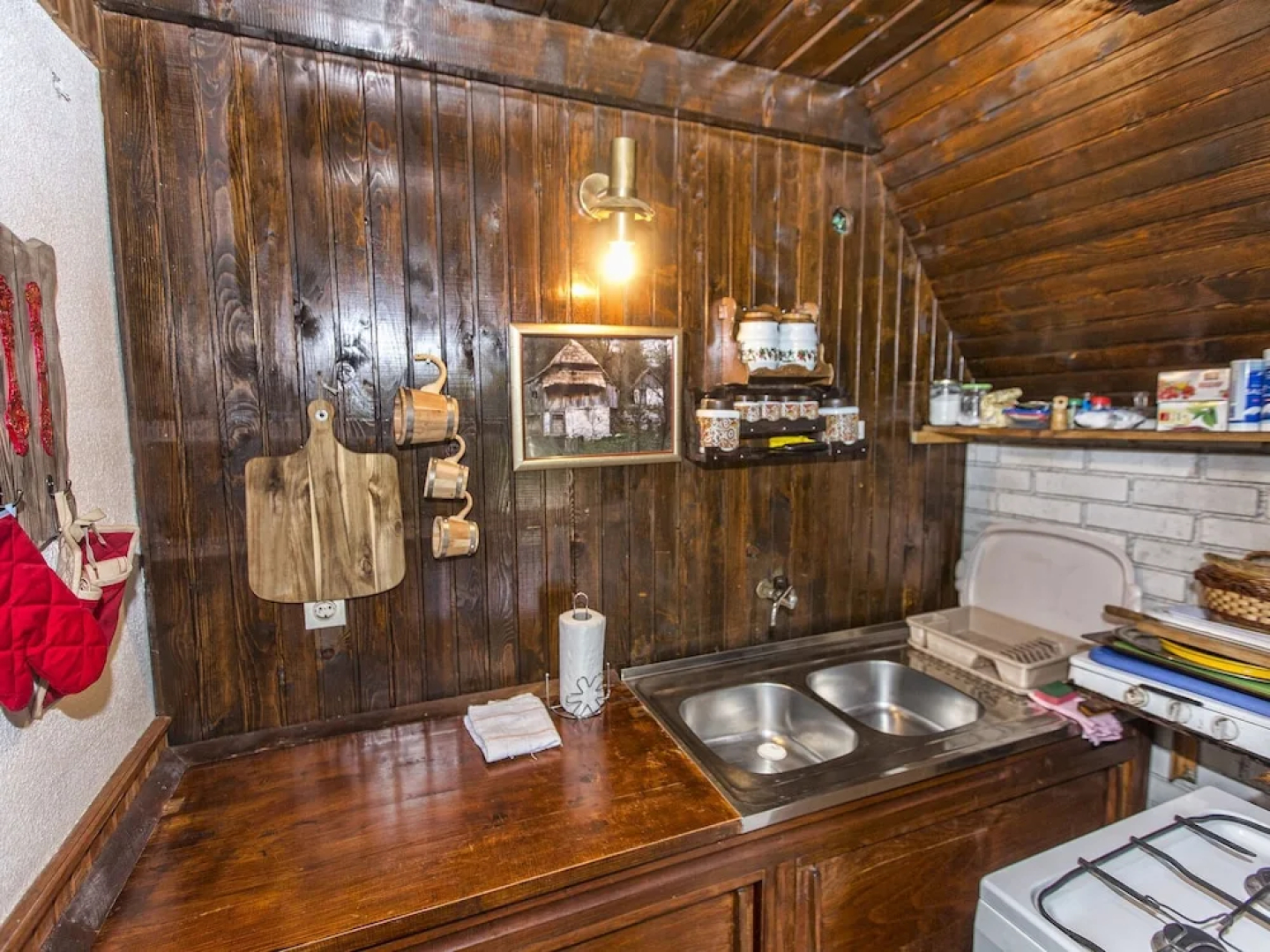 Rural House With Splendid Mountains View, 2 Terraces, Nice Veranda Lovely Garden