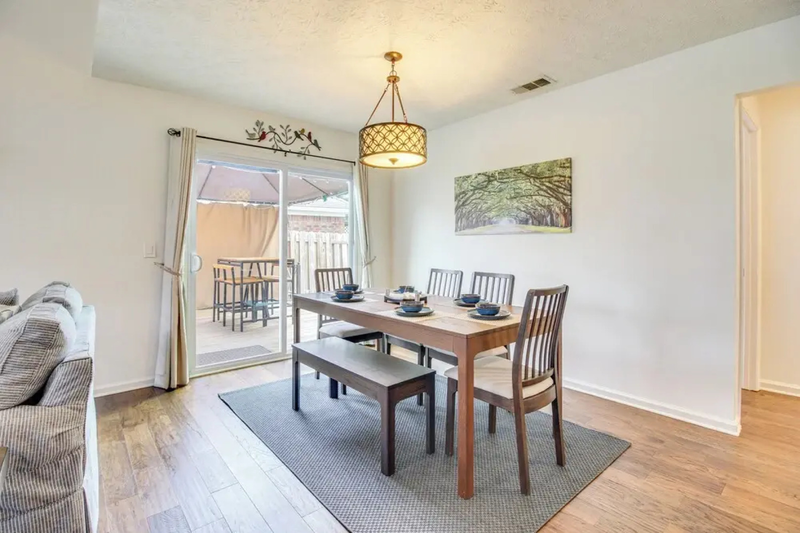 Near Dtwn & Beach: Savannah Home w/ Game Room!