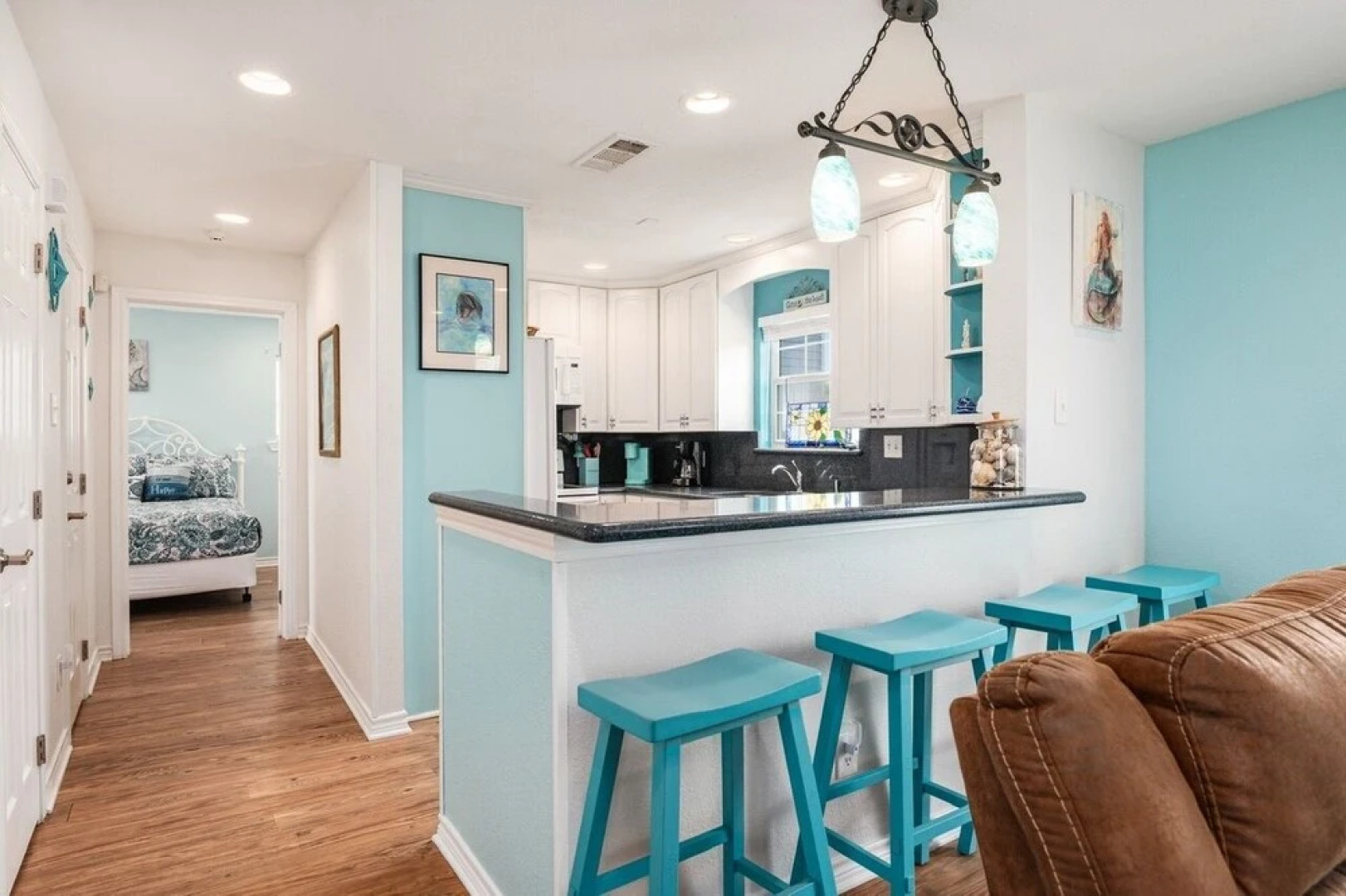 A Texas Star 3 Bedroom Home by RedAwning