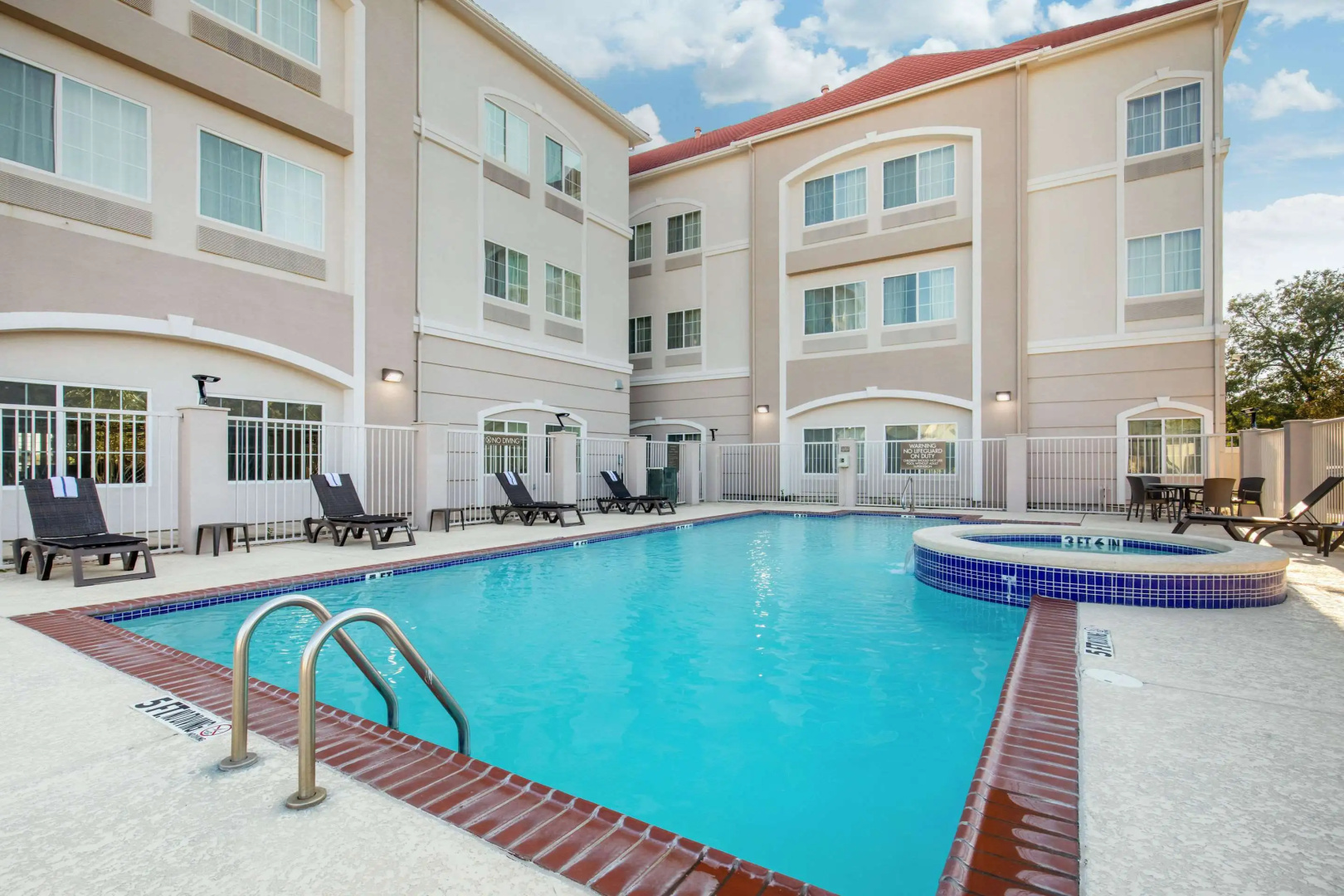 Comfort Inn & Suites Cedar Hill Duncanville