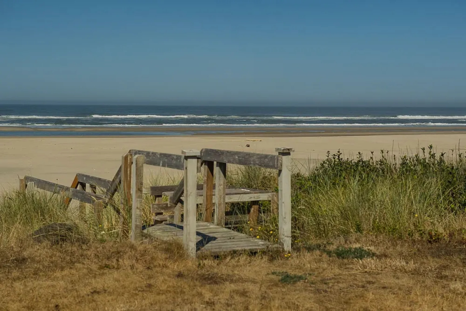 Pacific Rest 3 Br home by RedAwning