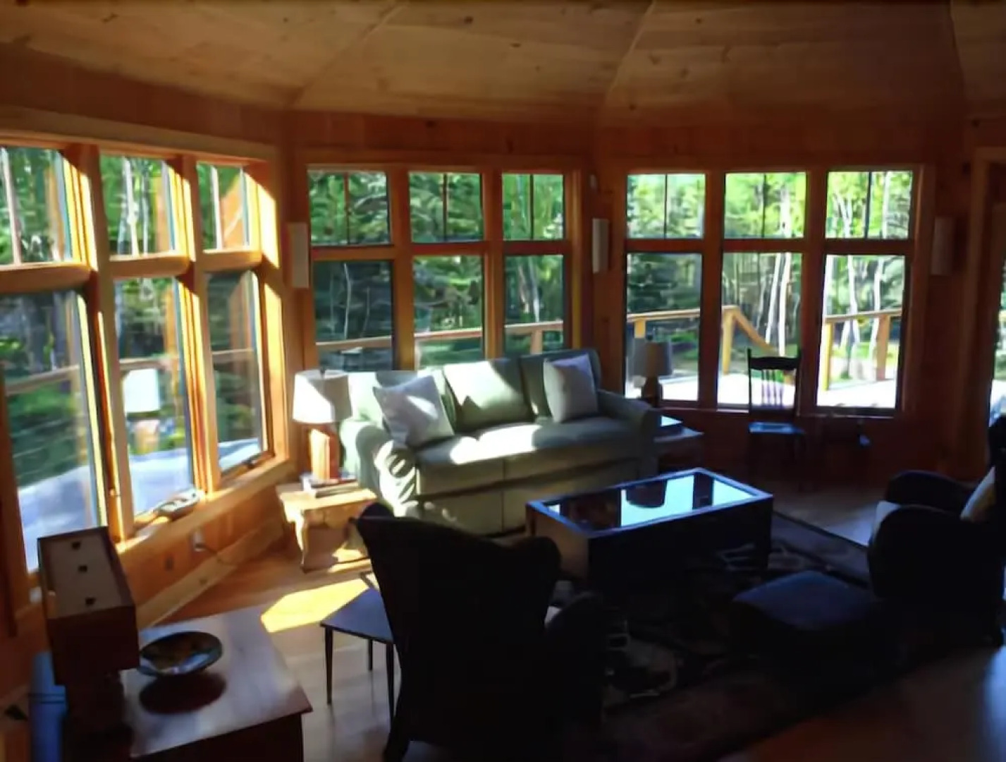 Cottage on the Shore - Four Bedroom Home