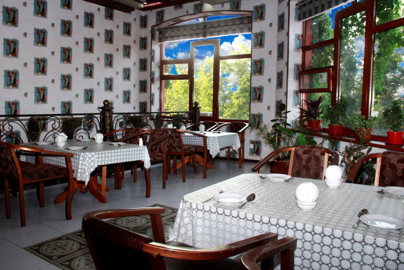 Denov Plaza Hotel