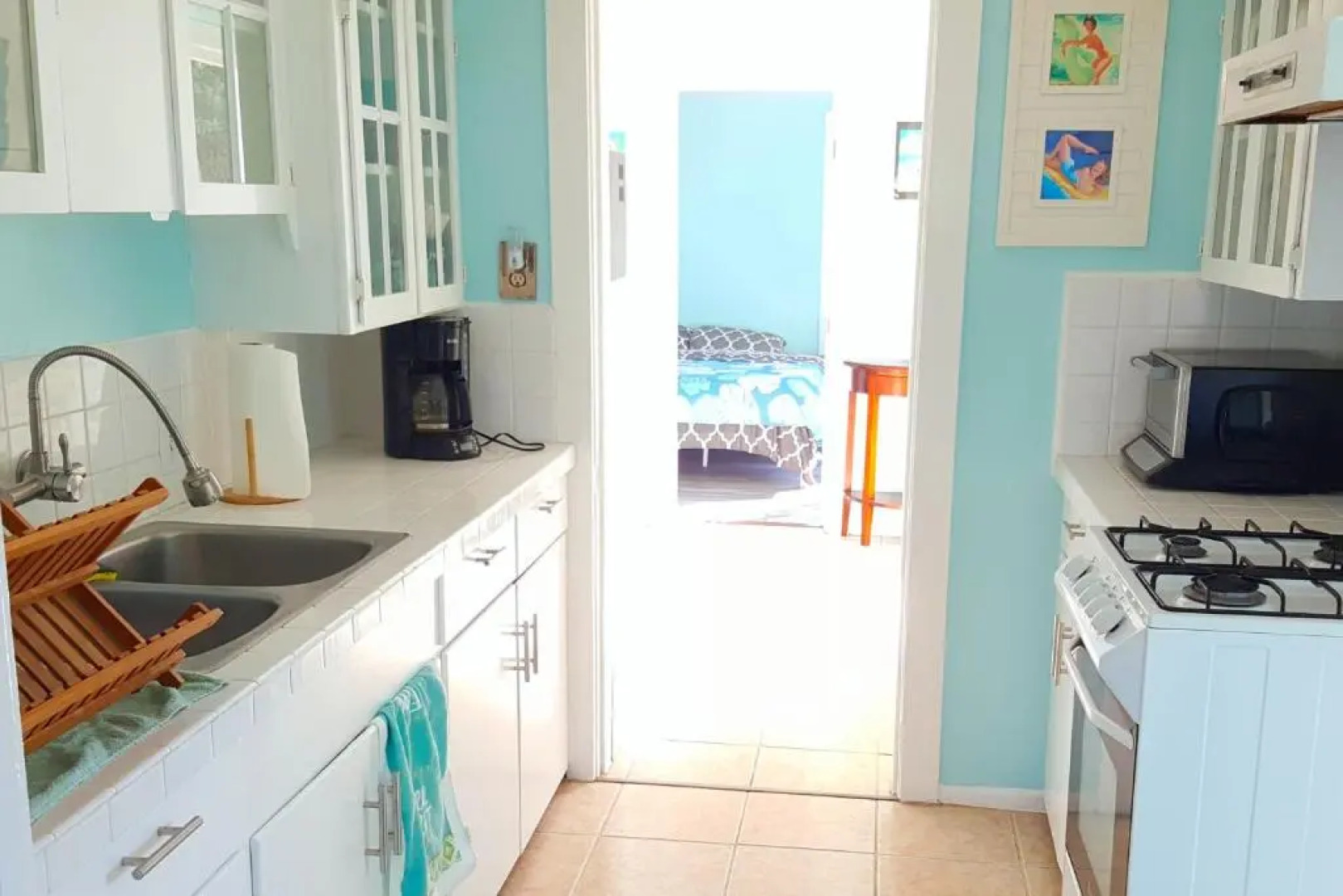 Short walk to beach 3 br 2 bath restored 1935 home