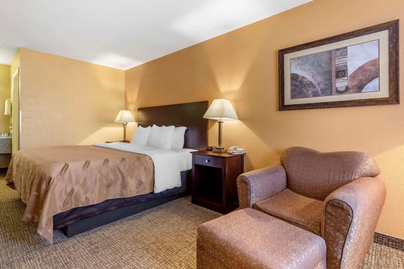 Quality Inn Russellville I-40