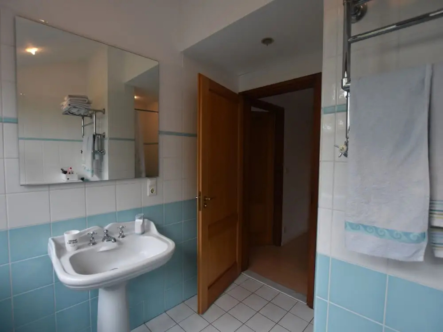 Lavish Holiday Home in Loosdrecht with Hot Tub