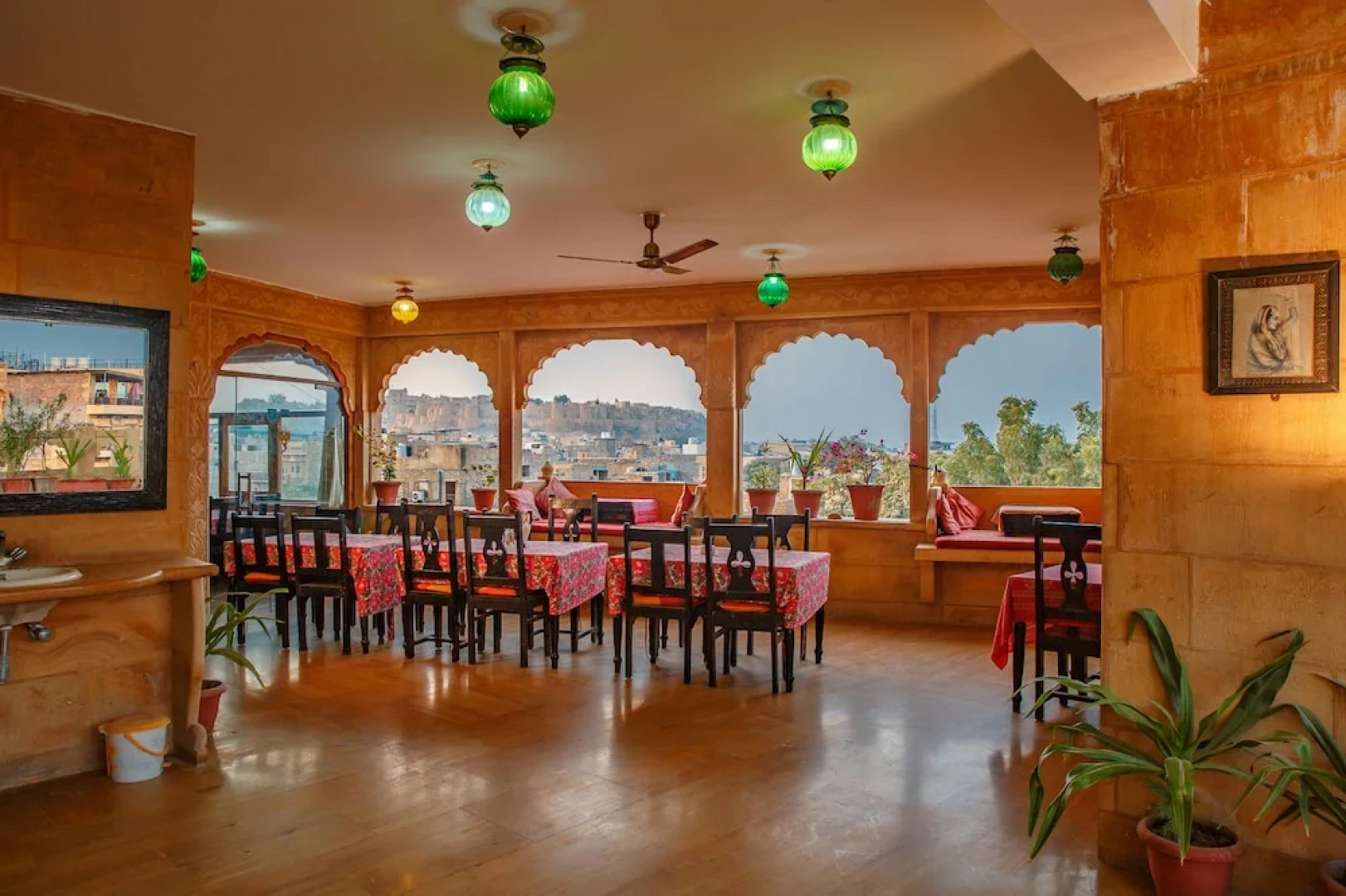 Vista Rooms at Patwa Haveli Road