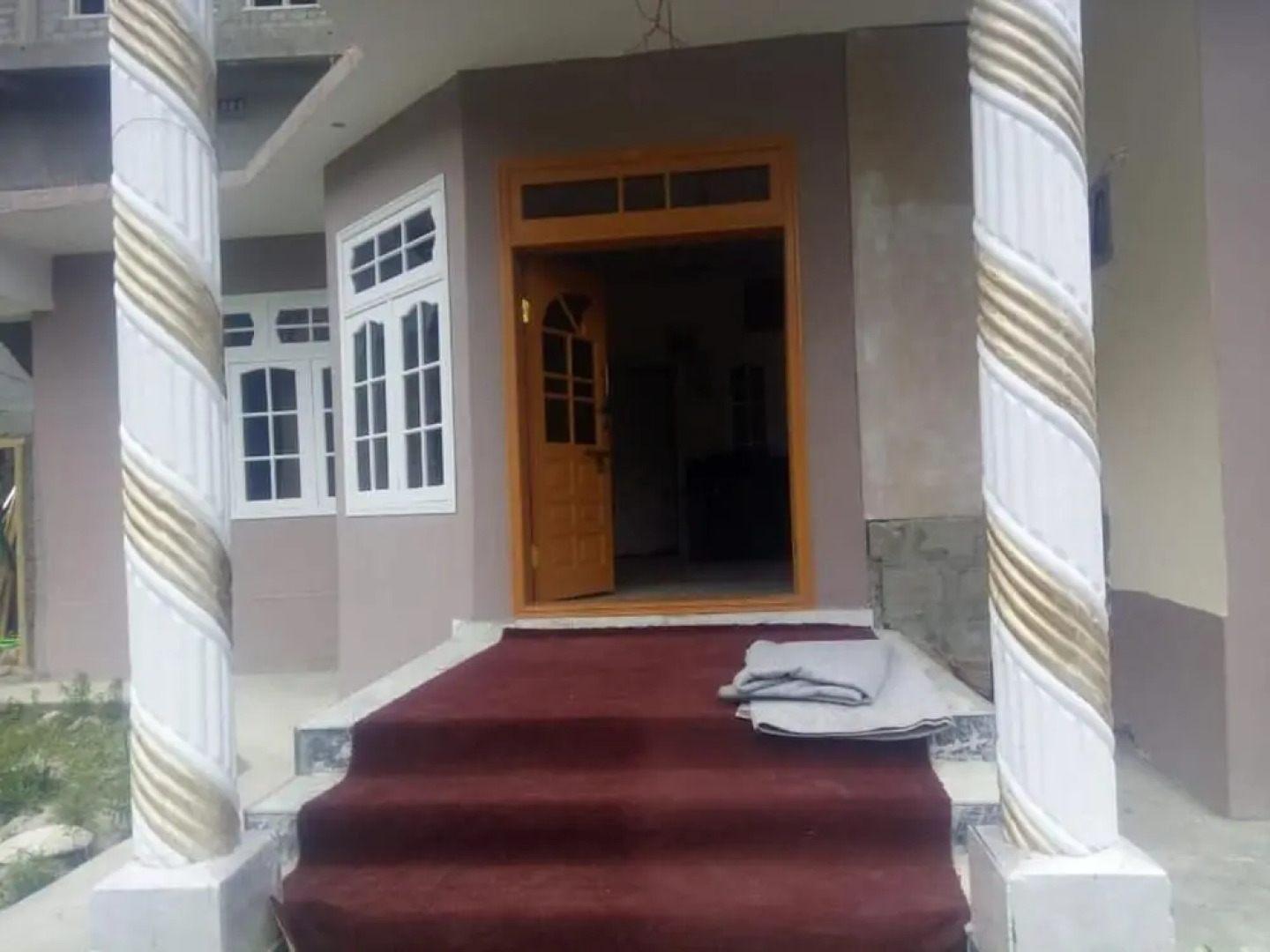 Four Seasons Family Guest House