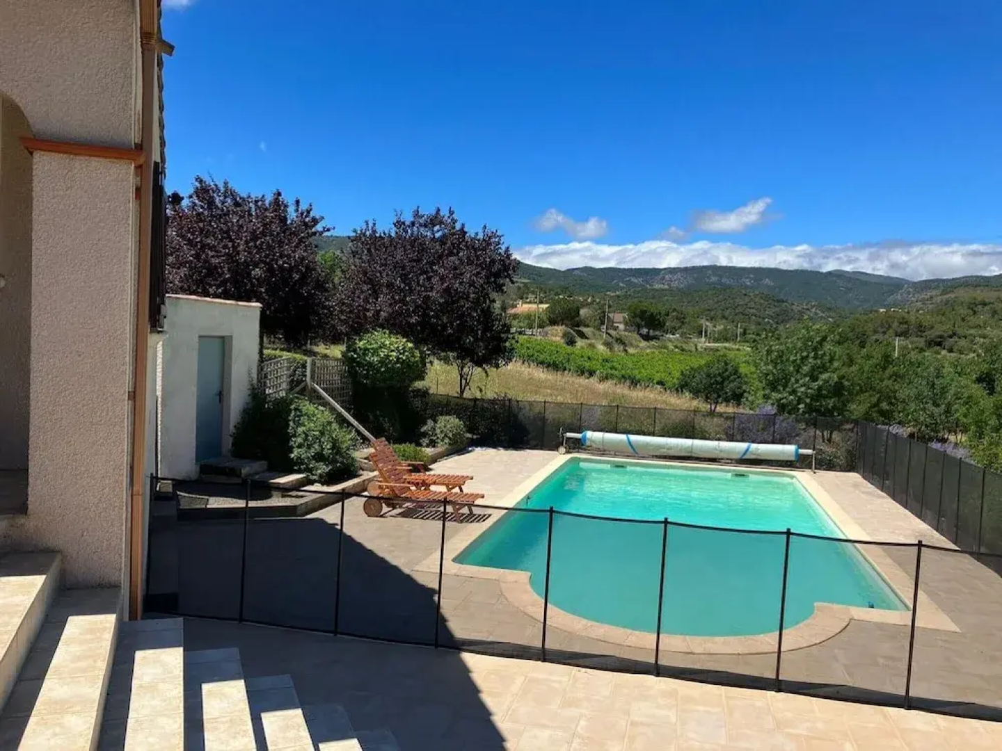 Villa With Private Pool and Jacuzzi