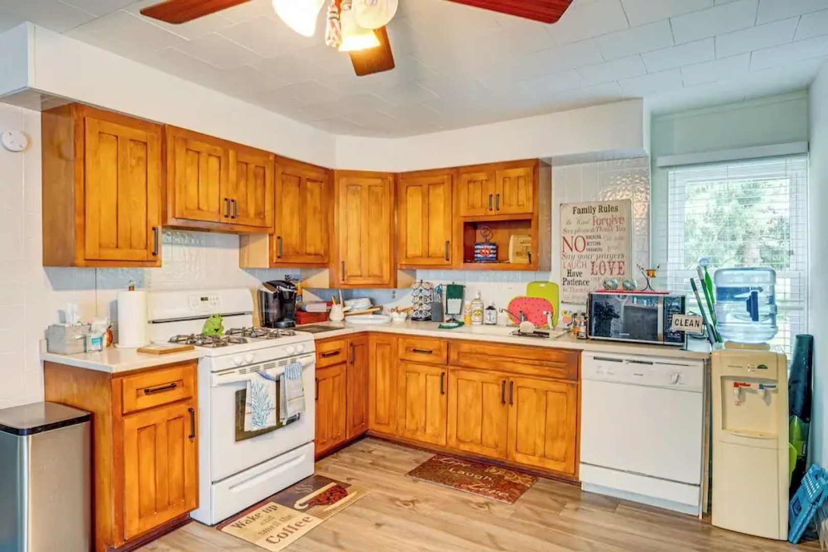 Powers Lake Home w/ Patio - 9 Mi to Lake Geneva!