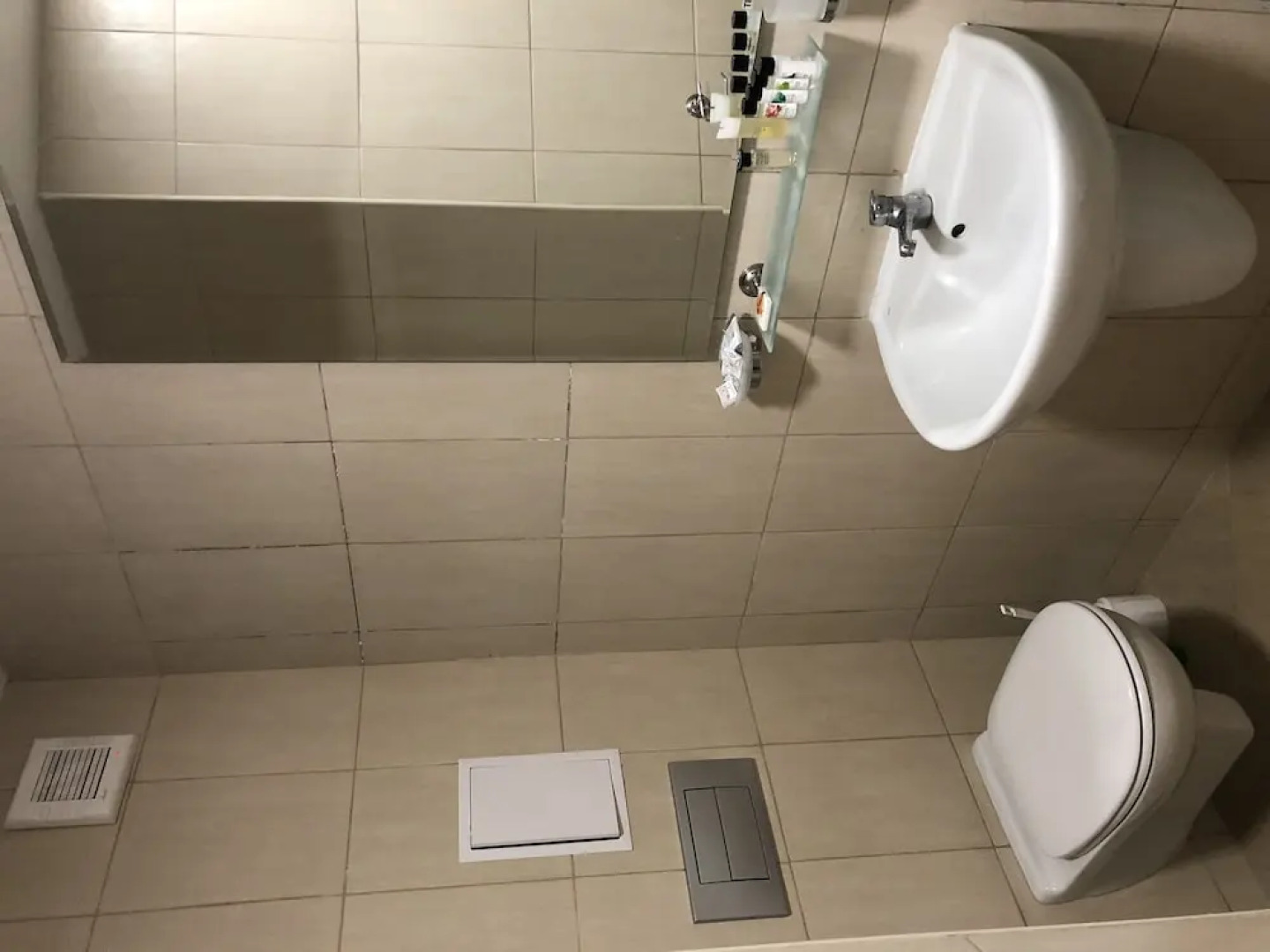 D&C Apartments in Garden of Eden