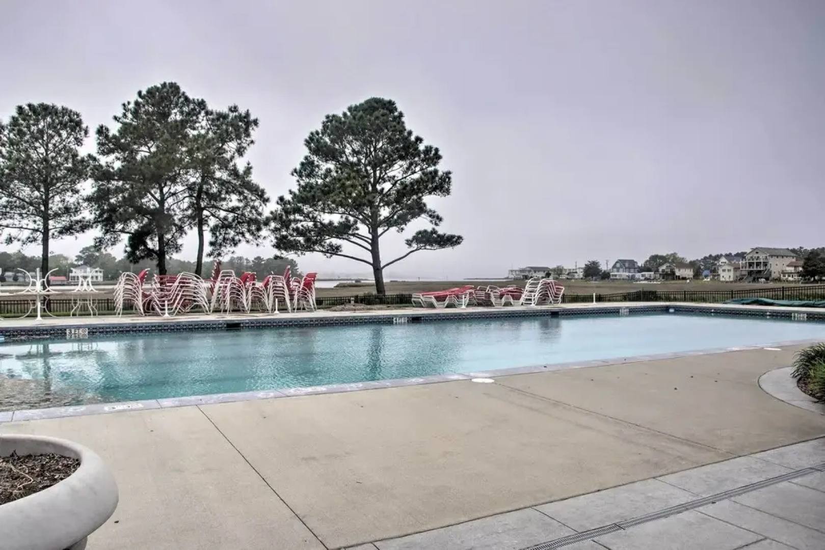 Shared Pool & Bay Access: Ocean View Retreat