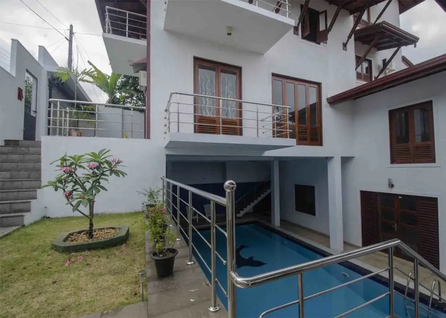Ayansa Villa