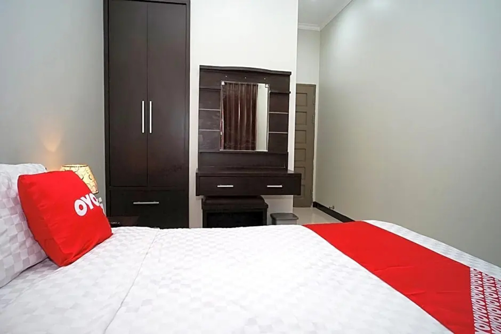 Oyo 2038 Jasmine Guest House Balikpapan